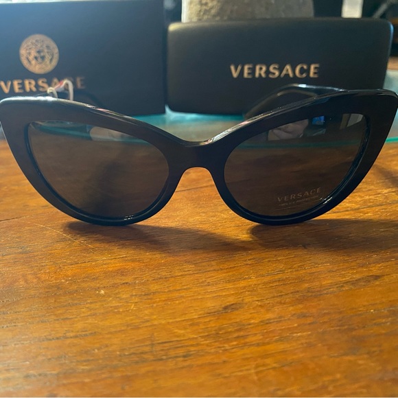 Cat-eye Versace sun glasses. - Picture 1 of 2